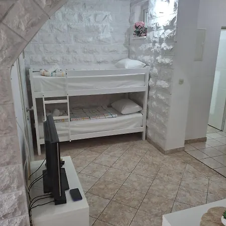 Anita Apartment